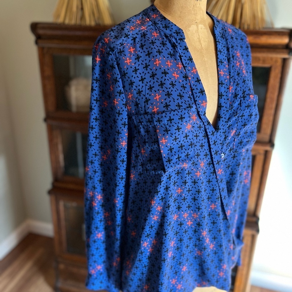 Anthropologie Maeve vibrant blue long sleeve blouse v neck size 8 - Picture 6 of 6